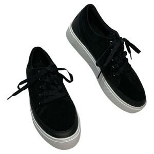 UGG Zilo Platform Black Suede Sneaker Women’s Size 10